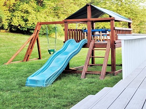 Cape Coral Playset Disposal Options